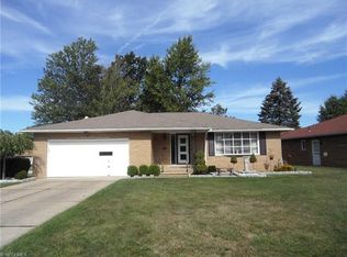 7464 Pinewood Dr, Middleburg Heights, OH 44130