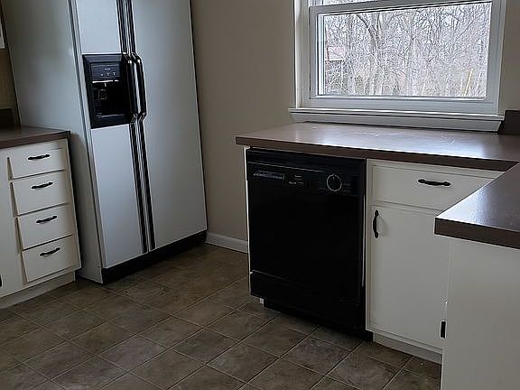 Kitchen - dishwasher