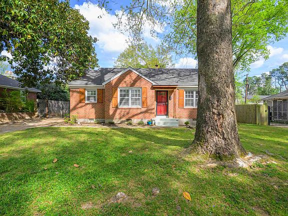 3rd image of 764 Moss Rd