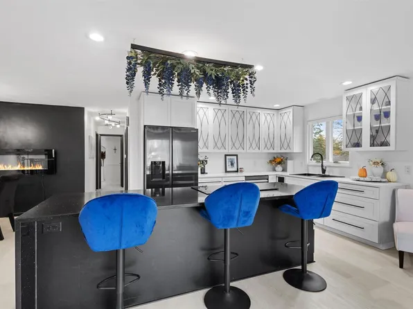 4228 Park View Drive, Janesville, WI 53546