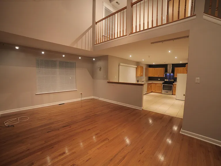 1576 Girard Ave — Photo 10