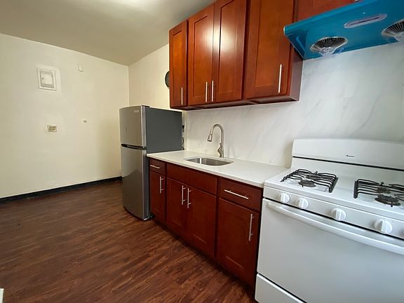 4th image of 41-14 49th St #F2