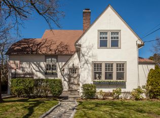 2 Heather Ln, Larchmont, NY 10538