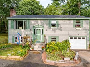 27 Field Ave, York, ME 03909