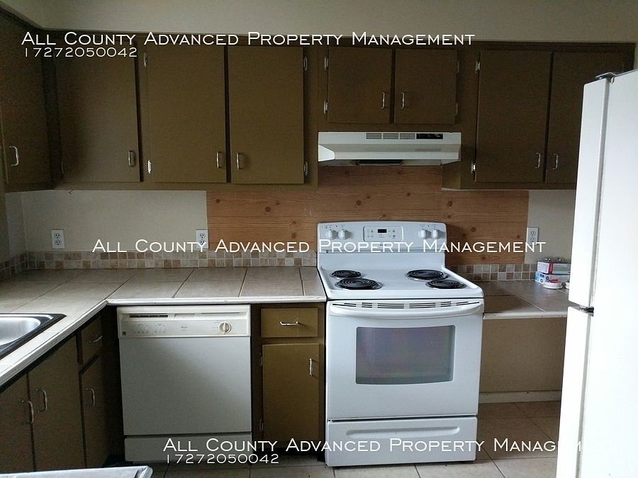 1st image of 1407 N Saturn Ave