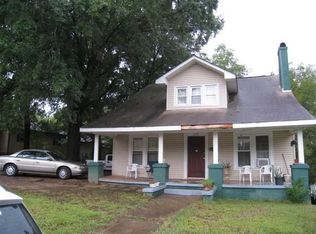 338 2nd Street Pl SE, Hickory, NC 28602
