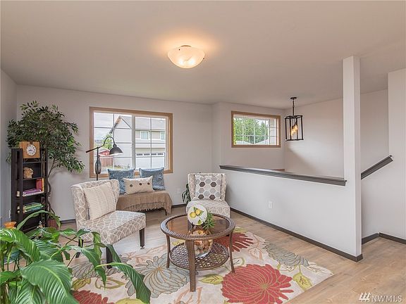 3rd image of 727 89th Ave SE