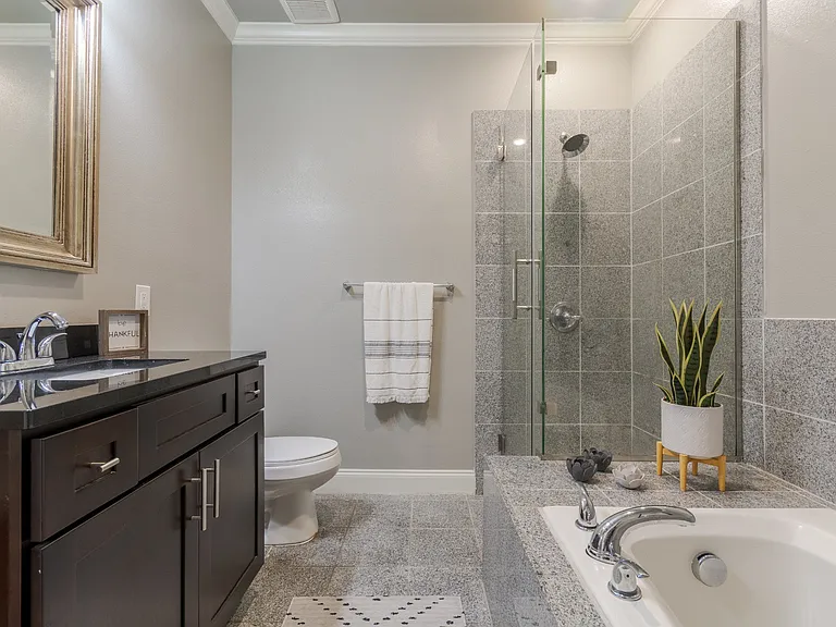 Arlo Luxury Apartment Homes — Photo 10