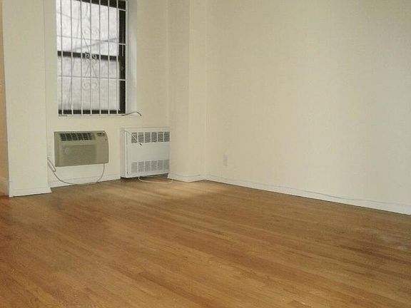 4th image of 418 E 77th St APT 1G