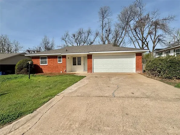 2214 S 11th St, Chickasha, OK 73018