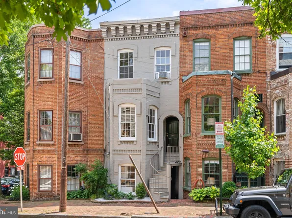 2702 Dumbarton St NW, Washington, DC 20007