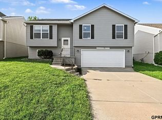 19375 V St, Omaha, NE 68135