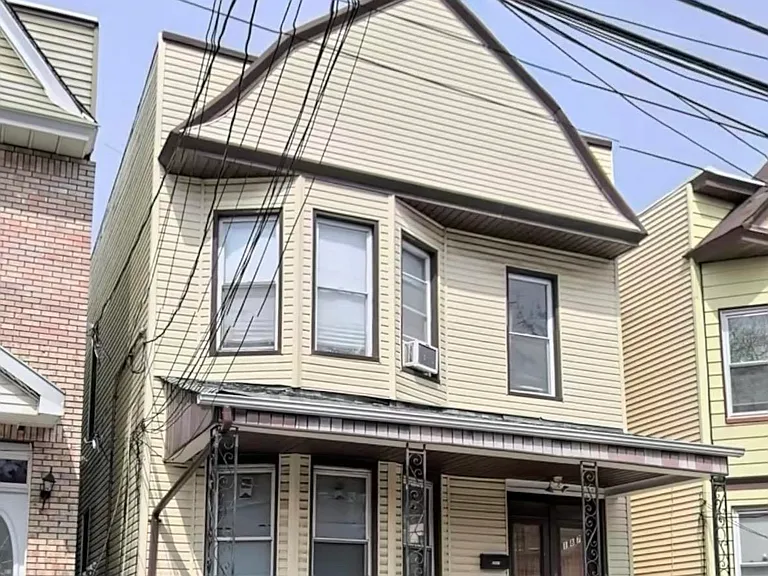 187 Clerk St #2 — Photo 13