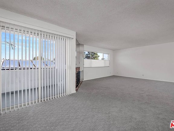 4th image of 404 San Vicente Blvd Unit 303