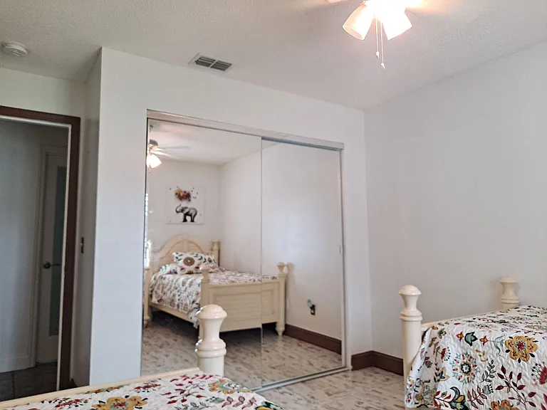 3208 Royal Palm Dr — Photo 25
