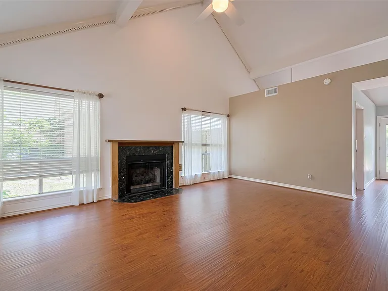 1103 Cheyenne Meadows Dr — Photo 3