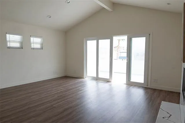 1812 W Balboa Blvd — Photo 10