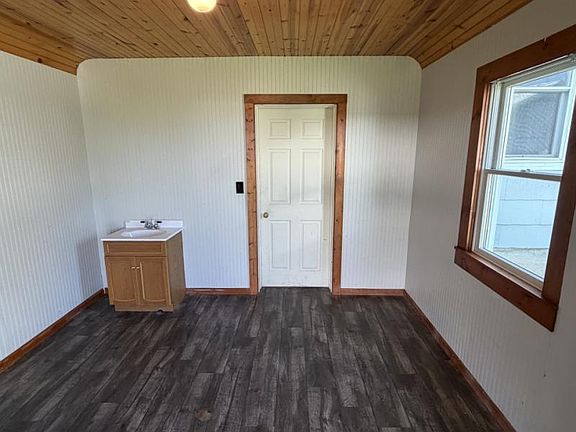 2nd image of 7940 Crockard Rd