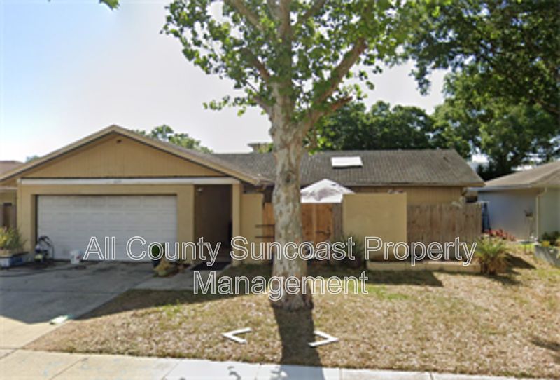 1st image of 3221 Carriage Dr