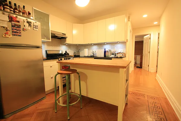 Rented by Dwell Residential Inc | media 33