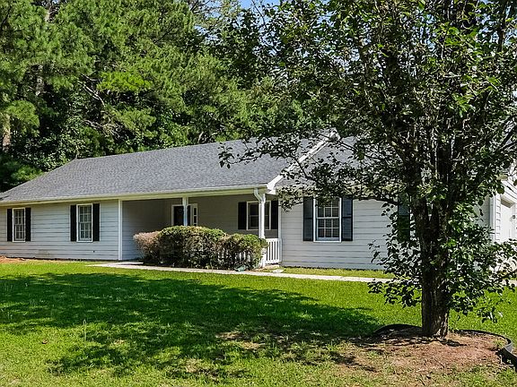 3rd image of 3568 Fernbrook Dr SW