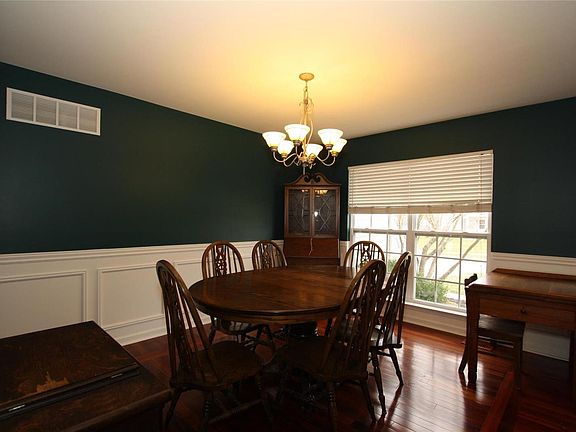 4th image of 45 Eric Hill Dr