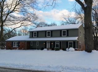 5557 Raven Rd, Bloomfield Hills, MI 48301