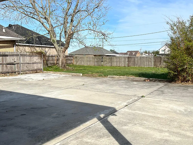 3833 Corinne Ave — Photo 18