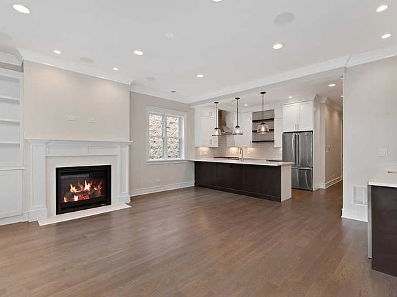 5th image of 2738 N Wayne Ave #3