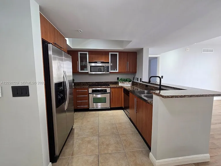 888 S Douglas Rd #605 — Photo 6