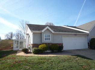 1332 Eagles Way Ct, Hazelwood, MO 63042