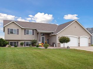 1145 Dale St, Hutchinson, MN 55350