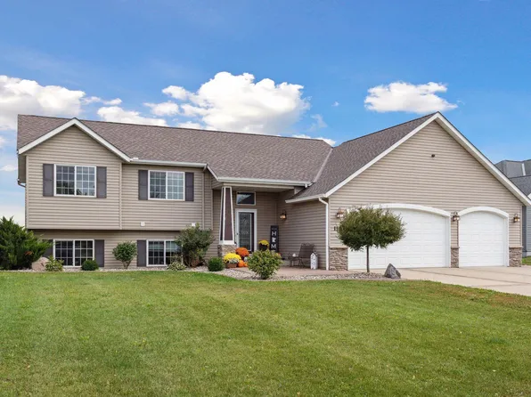 1145 Dale St, Hutchinson, MN 55350