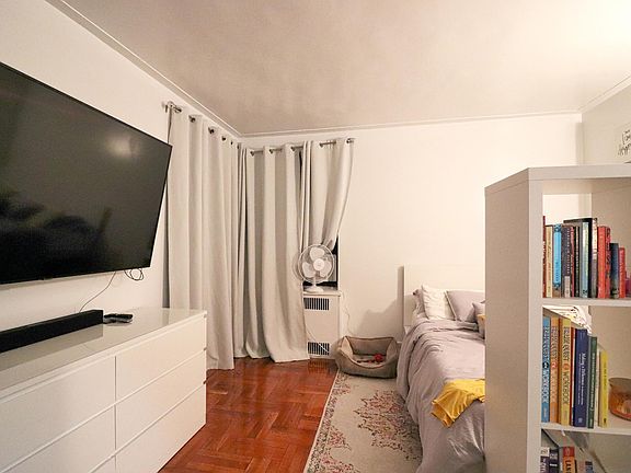 2nd image of 4754 Richardson Ave #Std