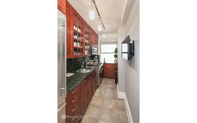 Sold by Douglas Elliman | media 33