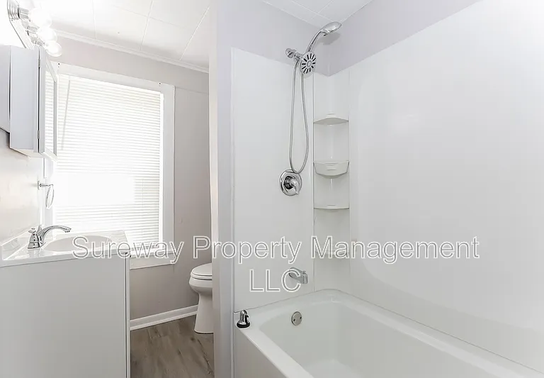 15 Marshall Ave — Photo 9