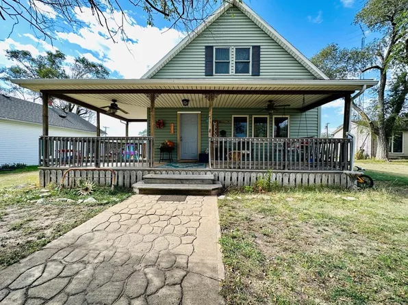 111 N Main St, Lucas, KS 67648