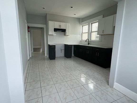 2nd image of 22 Stuyvesant Ave Floor 1
