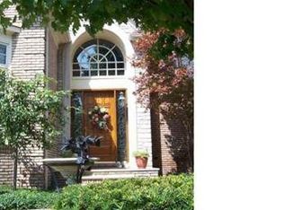 570 Provencal Pl, Bloomfield Township, MI 48302