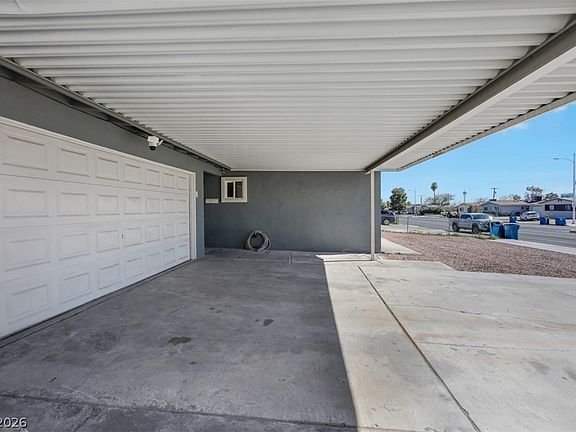 5th image of 4404 Alta Dr