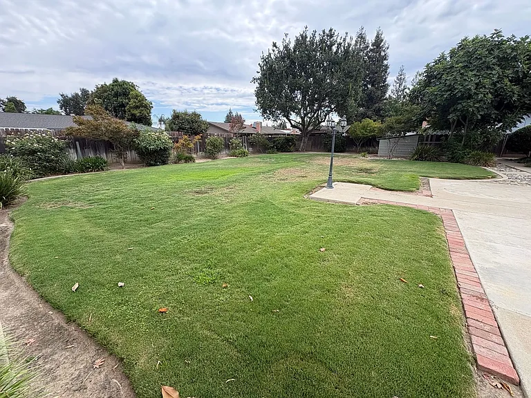 2232 E Paradise Ave — Photo 31
