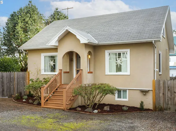 11020 N Moore Ave, Portland, OR 97217