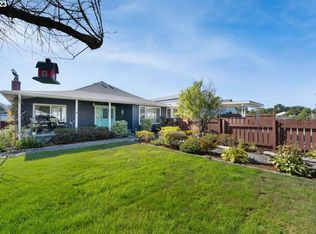 155 N 8th St, Lakeside, OR 97449