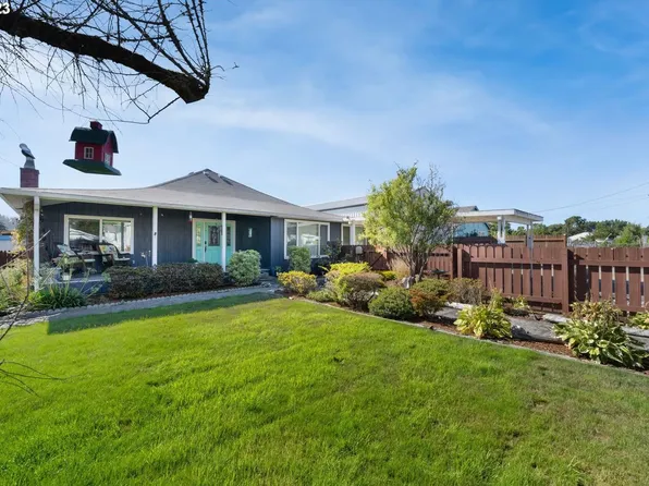 155 N 8th St, Lakeside, OR 97449