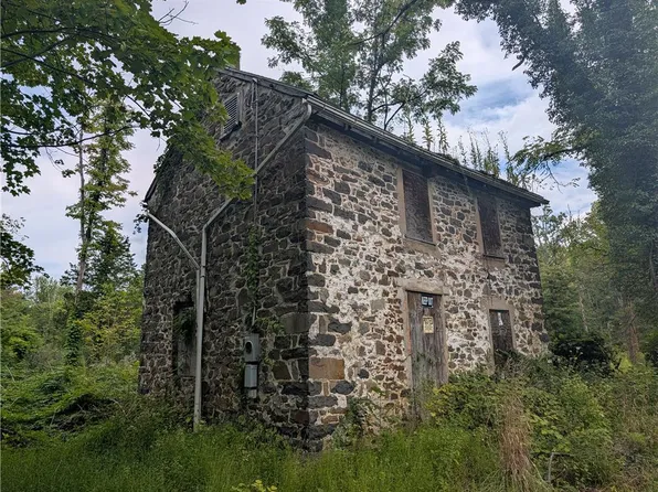 3051 Bursonville Rd, Riegelsville, PA 18077