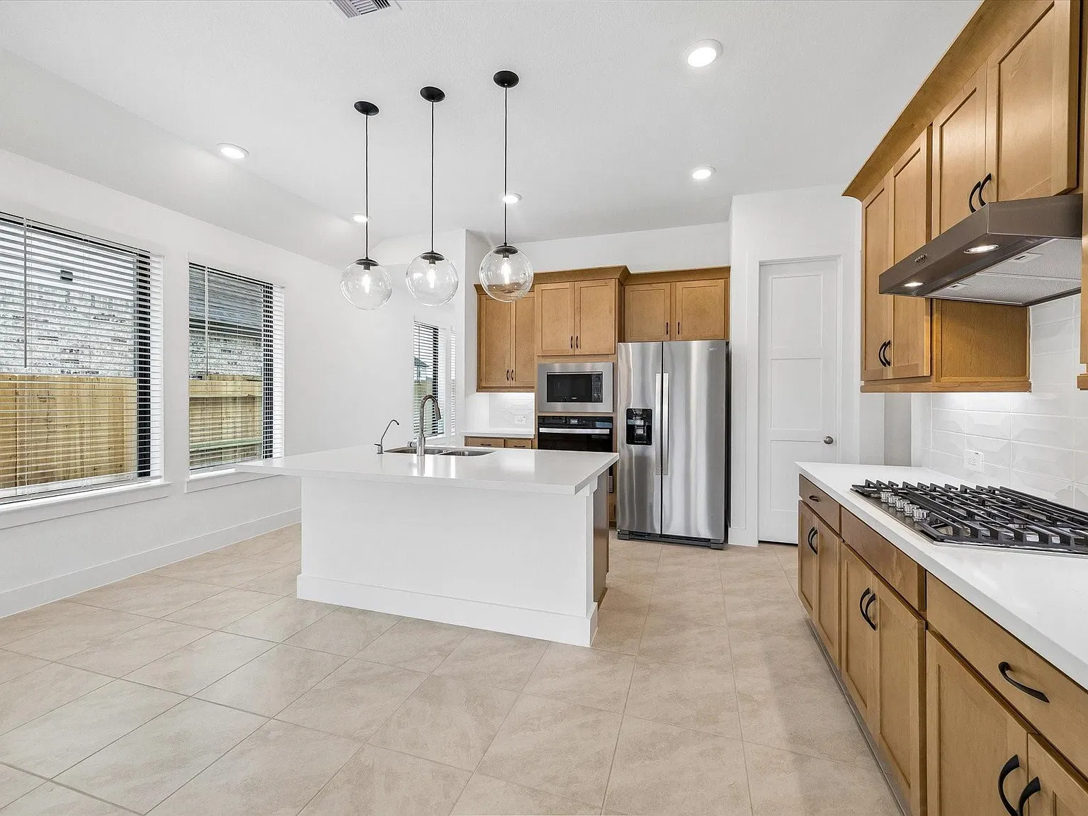 4 bed, 3.0 bath, 2175 sqft, $2,875 — Photo 4