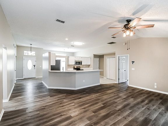 4th image of 8475 Charlesgate Cir E