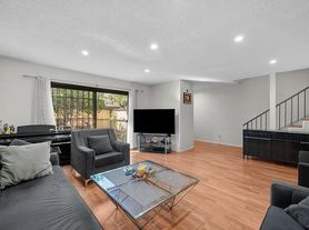 9120 Telfair Ave, Sun Valley, CA