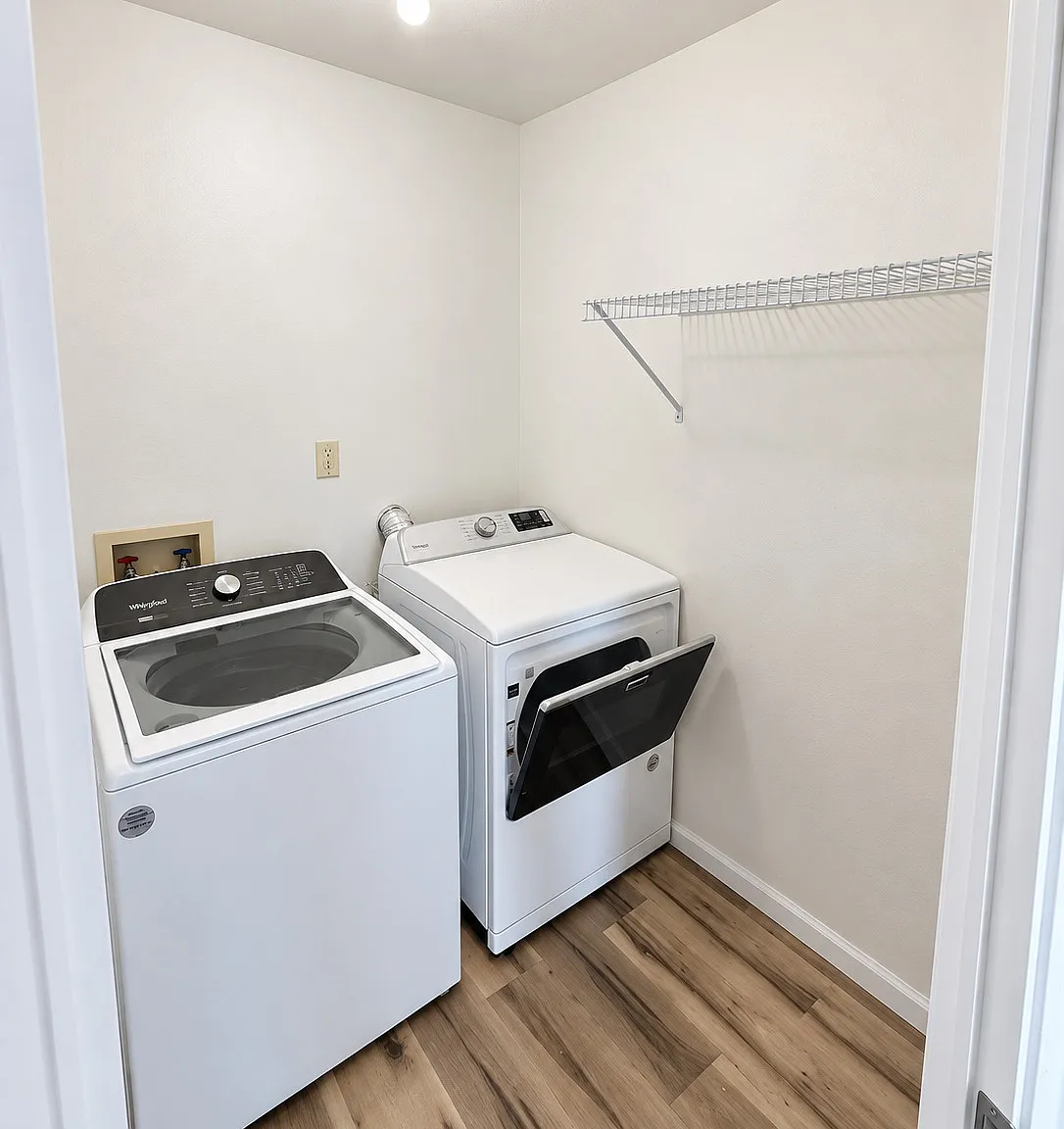 2 bed, 948 sqft, $2,095 — Photo 3