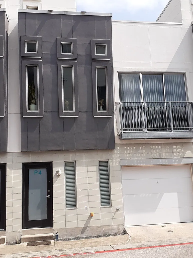 Building Photo - 4801 S Congress Ave #P4